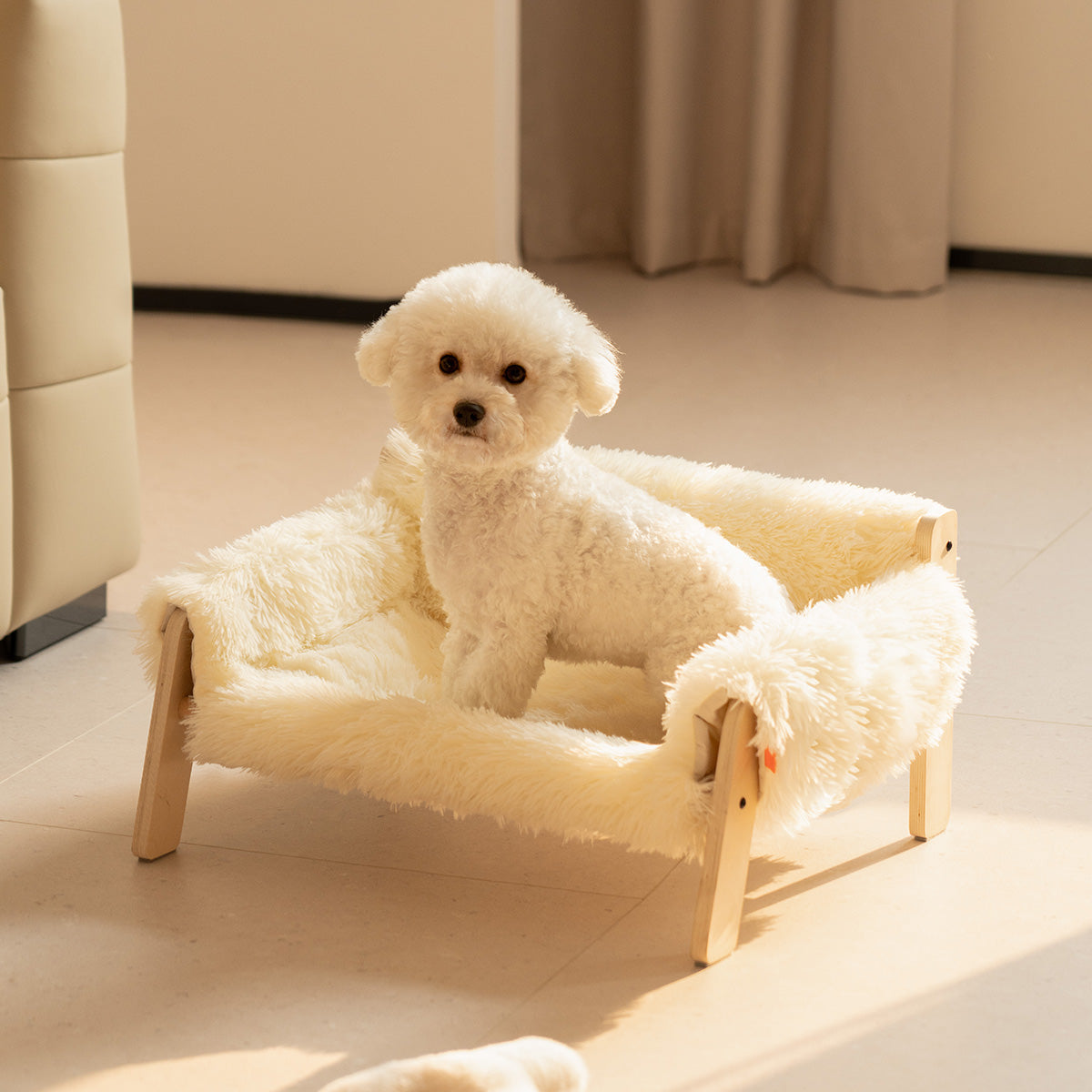 Modern Pet Bed - Creamy white